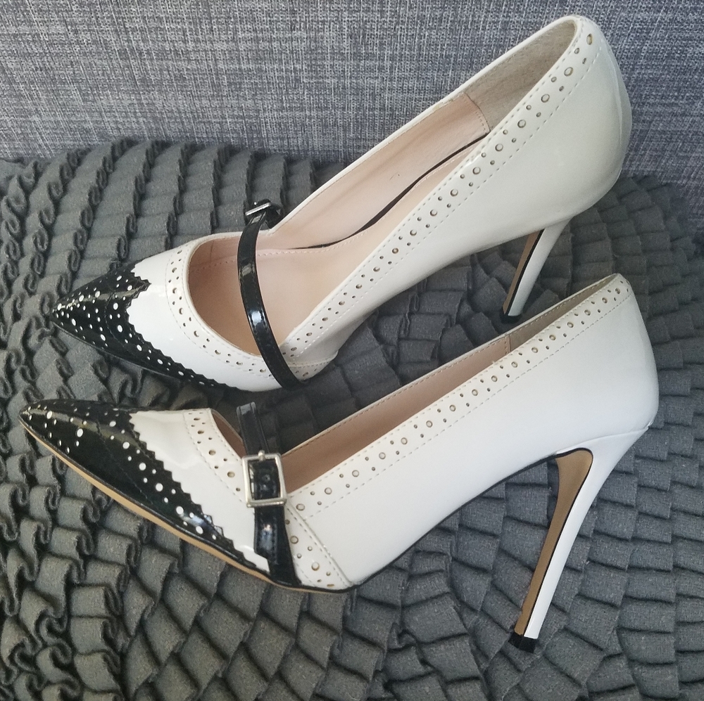 Black and white women's Oxford heels